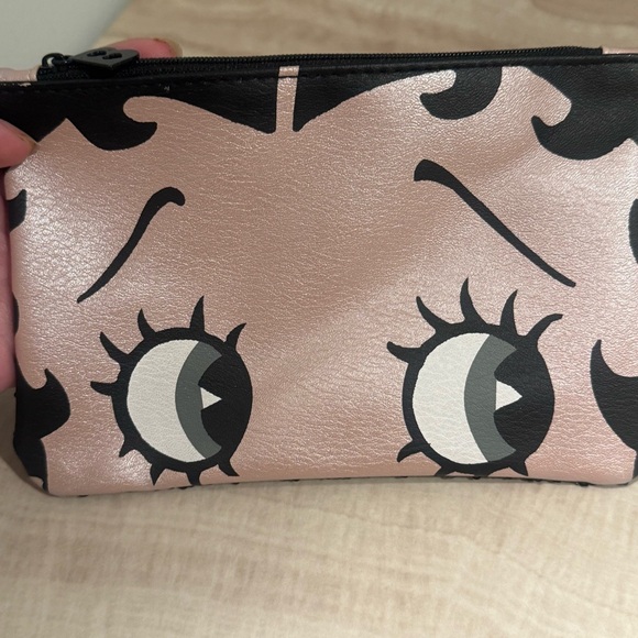 ipsy Betty Boop Makeup Bag - Picture 4 of 5